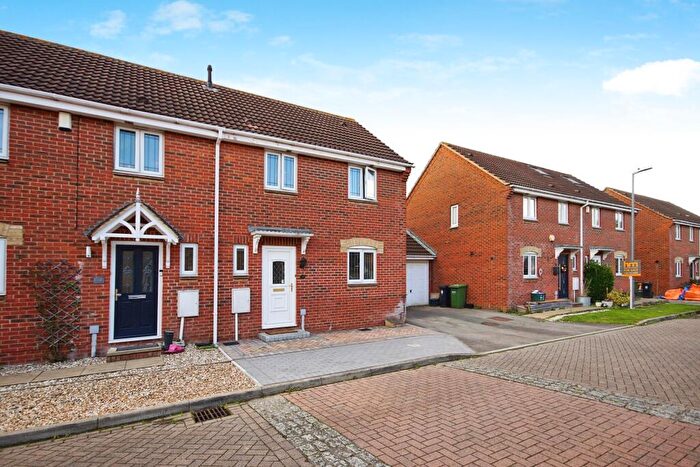 3 Bedroom Semi Detached House For Sale In Elizabeth Way, Mangotsfield, Bristol, BS16