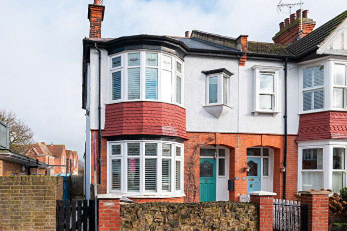 3 Bedroom End Of Terrace House For Sale In Rockleigh Avenue, Leigh-on-sea, SS9