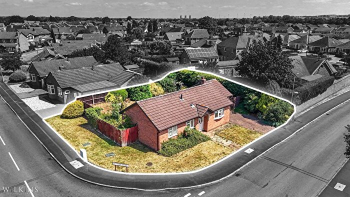 2 Bedroom Country House For Sale In Guinevere Avenue, Stretton, Burton-On-Trent, Staffordshire, DE13