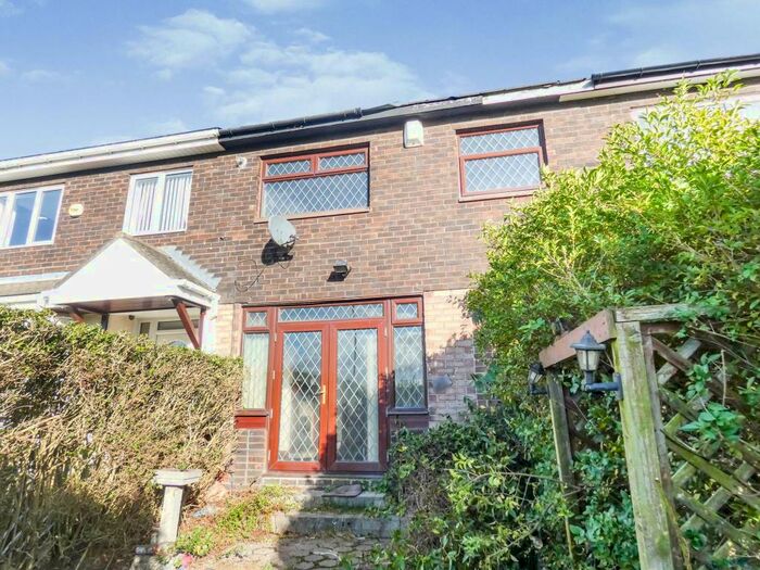 Houses for sale & to rent in SR5 4AG, Kingsclere Square, Redhill Sunderland