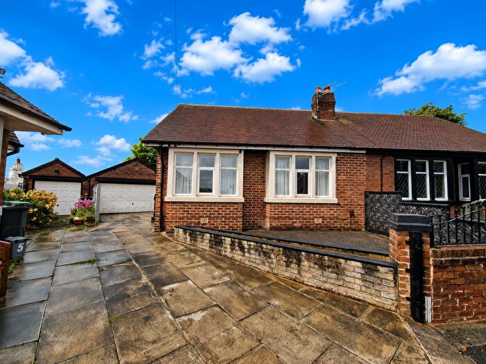 2 Bedroom Bungalow For Sale In Hillside Close, Blackpool, FY3