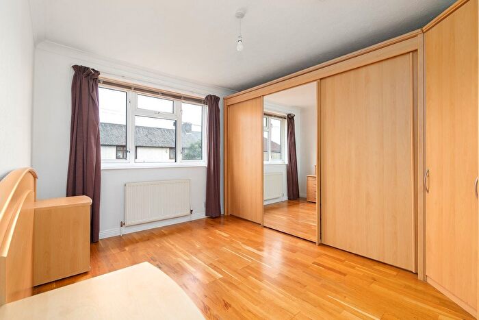 3 Bedroom End Of Terrace House To Rent In Denny Gardens, Dagenham, RM9