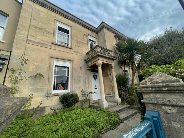 3 Bedroom Apartment To Rent In High Street, , Glastonbury, BA6