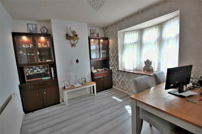 3 Bedroom Terraced House To Rent In East Holme, Erith, Kent, DA8