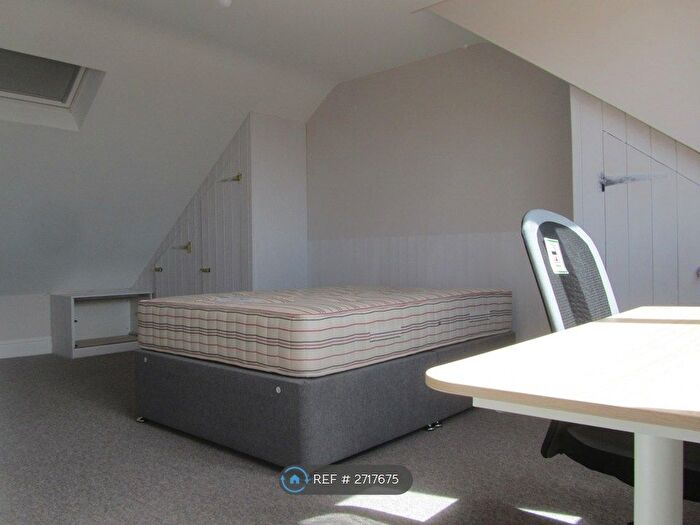 6 Bedroom Terraced House To Rent In Wellington Hill, Bristol, BS7