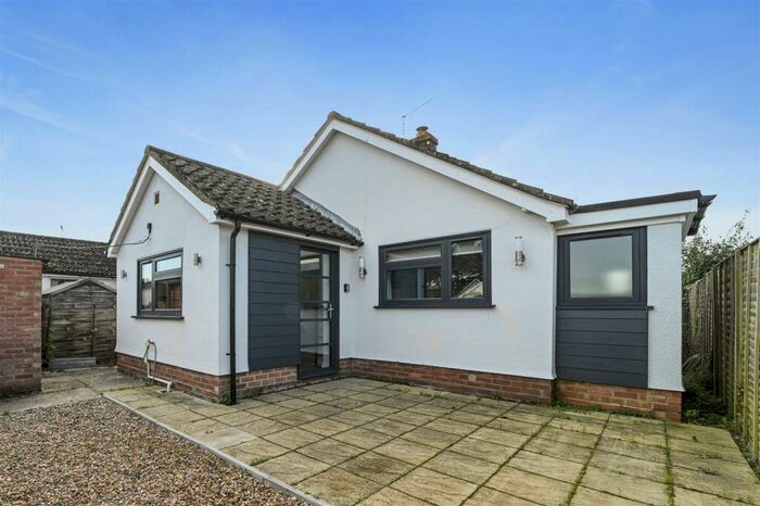 2 Bedroom Detached Bungalow To Rent In Cattsfield, Stutton, IP9