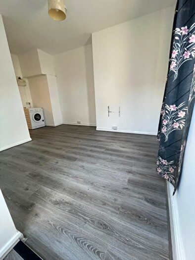 1 Bedroom Flat To Rent In B Lower Ashley Road, Bristol, BS5