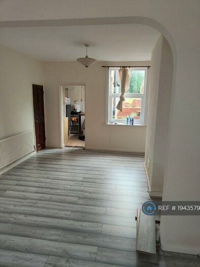 3 Bedroom Terraced House To Rent In Scotland Street, Kettering, NN16