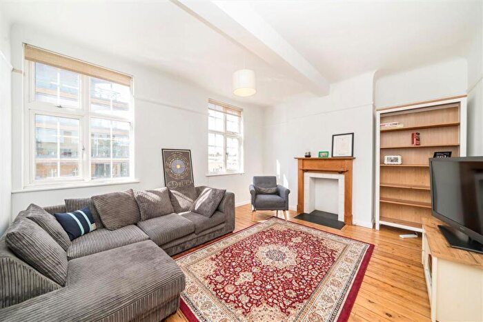 3 Bedroom Flat For Sale In Bolton Crescent, Camberwell, SE5
