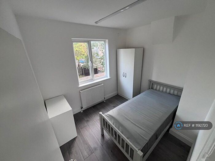 5 Bedroom Semi-Detached House To Rent In Bell Close, Pinner, HA5