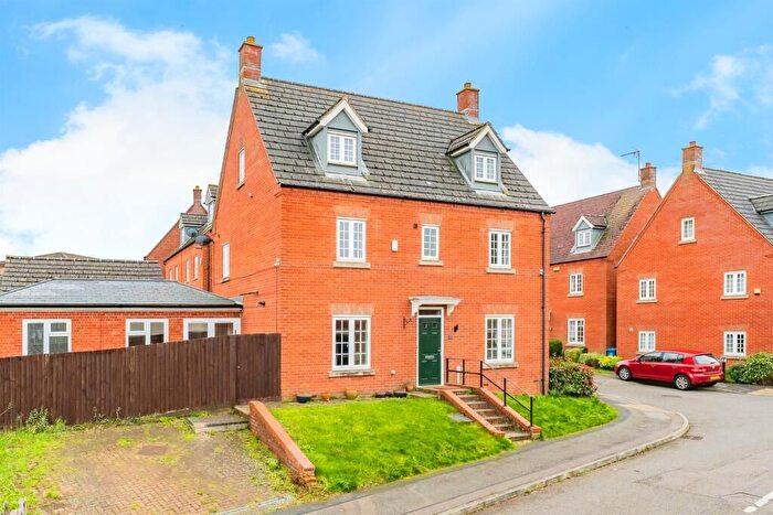 6 Bedroom Property To Rent In Jacques Road, Burton Latimer, Kettering, NN15