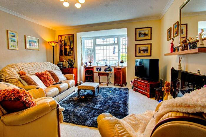 2 Bedroom Semi-Detached House For Sale In Waun Gron, Swansea, SA8