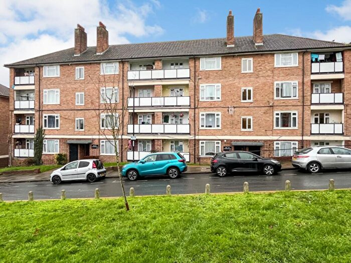 2 Bedroom Flat For Sale In Commonwealth Way, London, SE2