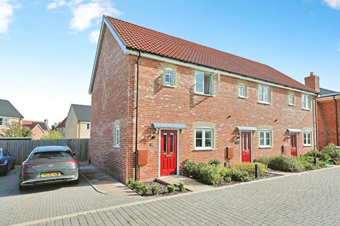 2 Bedroom Semi-Detached House For Sale In Hewitt Drive, Mattishall, Dereham, NR20