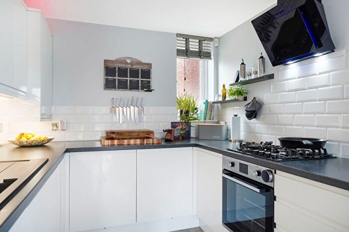 1 Bedroom Flat For Sale In Grangedale Close, Northwood, HA6