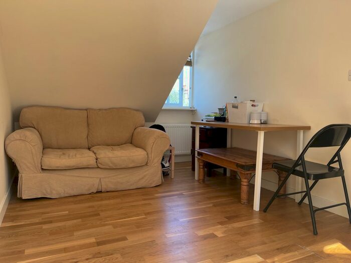 2 Bedroom Flat To Rent In Milton Road, Cambridge, Cambridgeshire, CB4