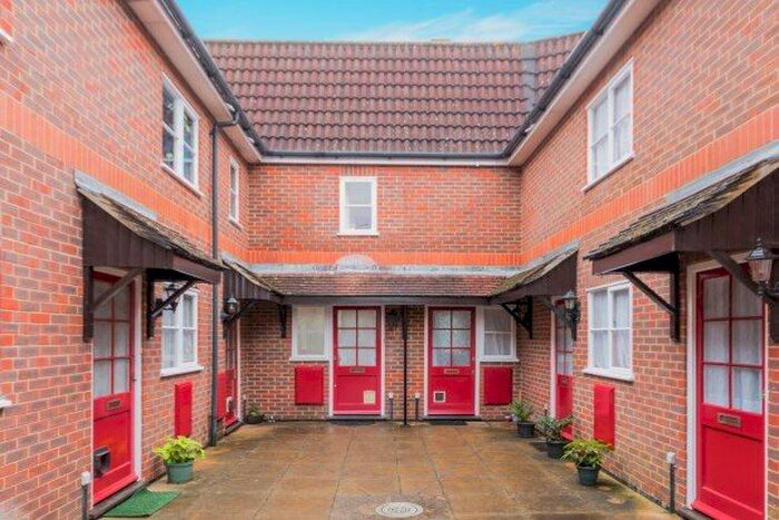 1 Bedroom Property To Rent In Kingfisher Court, Alton, GU34