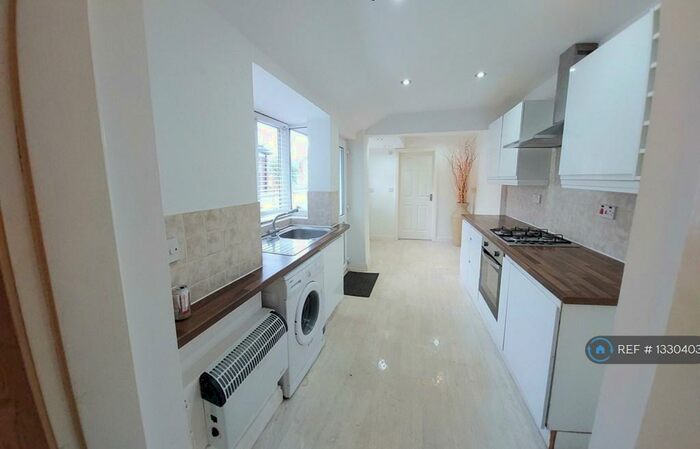 2 Bedroom Terraced House To Rent In Heath Street, Newcastle-Under-Lyme, ST5