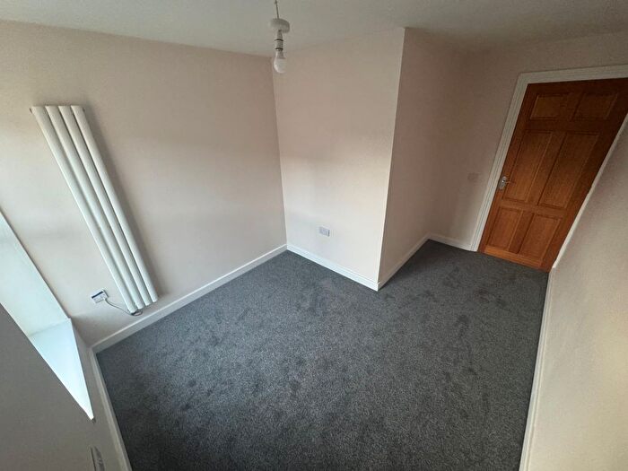 2 Bedroom Flat To Rent In Cross Street, Kettering, NN16