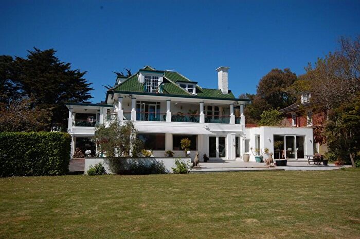 3 Bedroom Flat For Sale In West Overcliff Drive, Bournemouth, Dorset, BH4