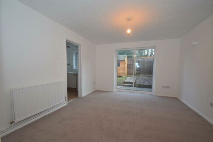 1 Bedroom Flat To Rent In Royal Close Hatch Warren Basingstoke, RG22