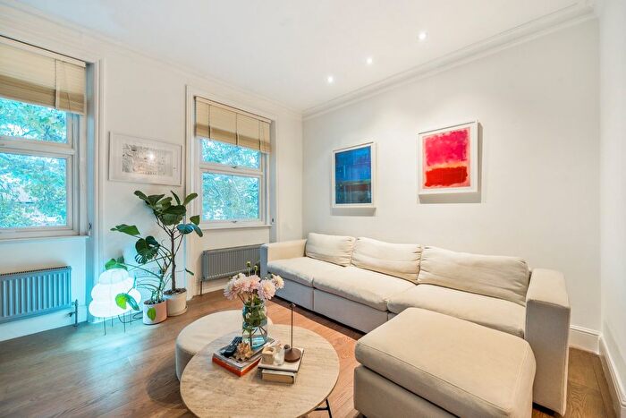 1 Bedroom Flat For Sale In Chiswick High Road, Chiswick, London, W4