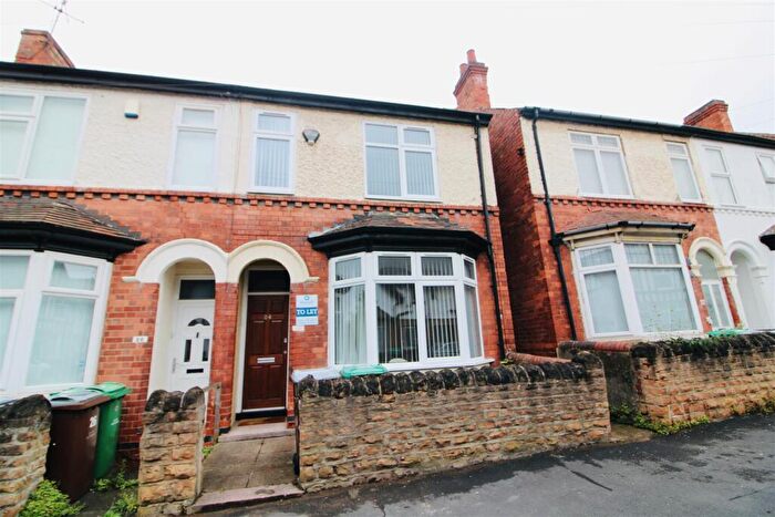 4 Bedroom House To Rent In Elmsthorpe Avenue, Nottingham, NG7