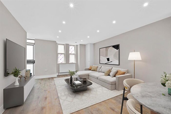 2 Bedroom Flat To Rent In Dorien Road, Raynes Park, SW20