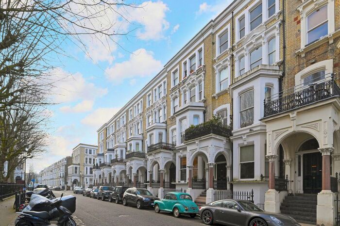 1 Bedroom Flat To Rent In Redcliffe Square, London, SW10
