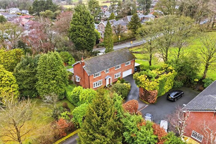 6 Bedroom Detached House For Sale In Buxton Old Road, Macclesfield, SK11