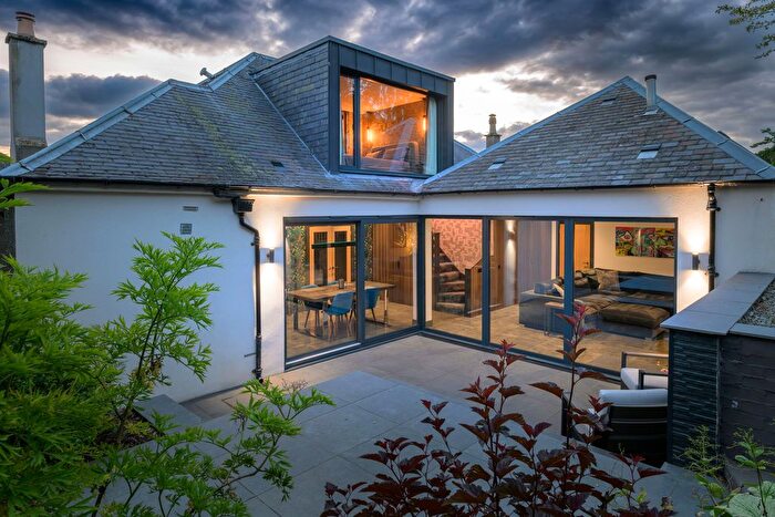 3 Bedroom Detached House For Sale In Edinburgh Road, Peebles, EH45