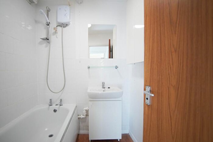 2 Bedroom Flat To Rent In Berkeley Court, Berkeley Road, BS7
