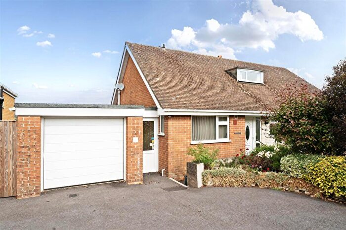 3 Bedroom Detached Bungalow For Sale In West Close, Axminster, EX13