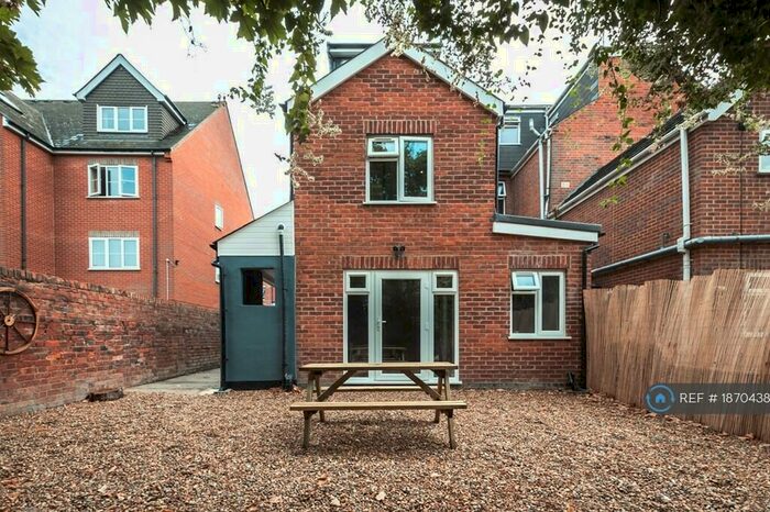 8 Bedroom End Of Terrace House To Rent In Addington Road, Reading, RG1