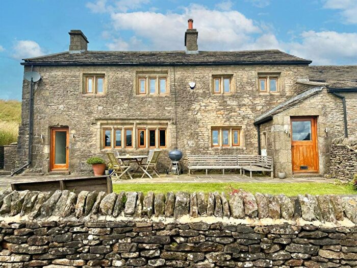 4 Bedroom Semi-Detached House For Sale In Cowling Hill, Cowling, BD22