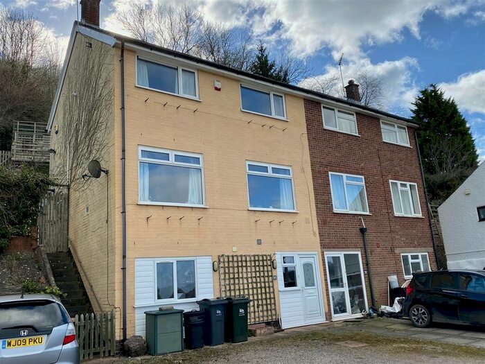 4 Bedroom Semi-Detached House To Rent In Old Hollow, Malvern, WR14