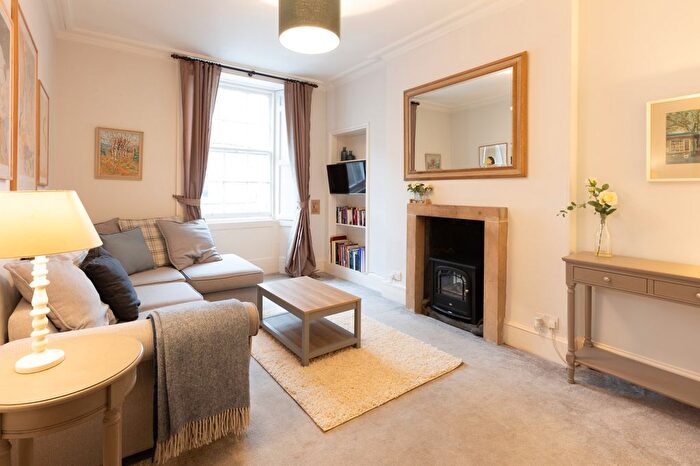1 Bedroom Flat To Rent In St Stephen Place, Edinburgh, EH3