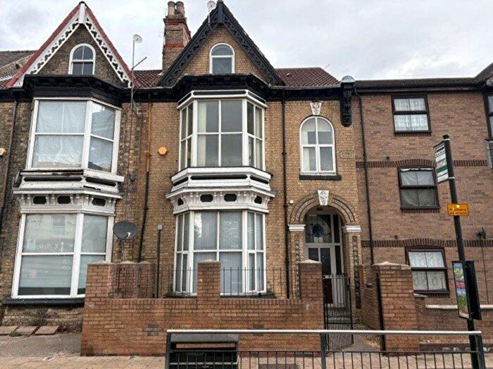 2 Bedroom Flat To Rent In Flat Spring Bank, Hull, HU3