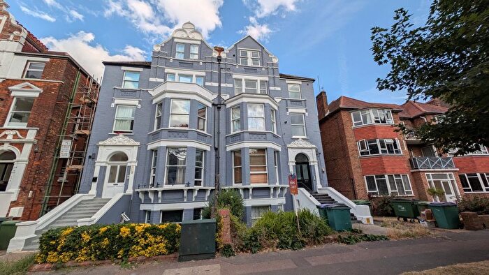 1 Bedroom Flat To Rent In Earls Avenue, Folkestone, Kent, CT20
