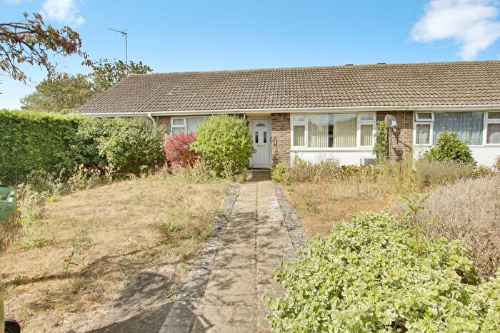 4 Bedroom Semi-detached Bungalow For Sale In Meadow Way, Wimblington, PE15