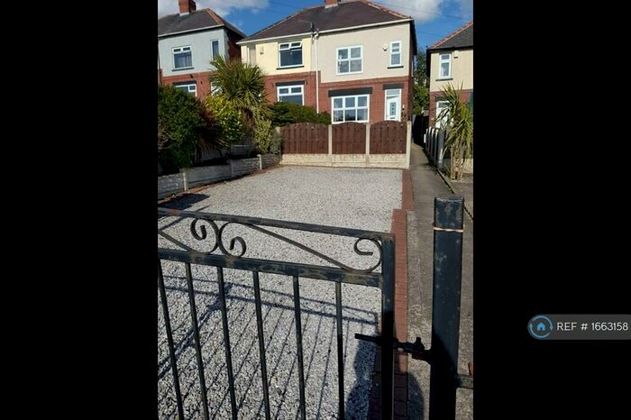 2 Bedroom Semi-Detached House To Rent In Highstone Lane, Barnsley, S70