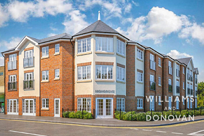 2 Bedroom Apartment For Sale In High Road, South Benfleet, SS7