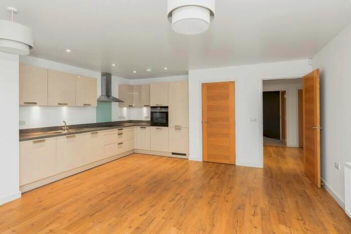 2 Bedroom Flat To Rent In Flat, Dalgety Road, Edinburgh, EH7