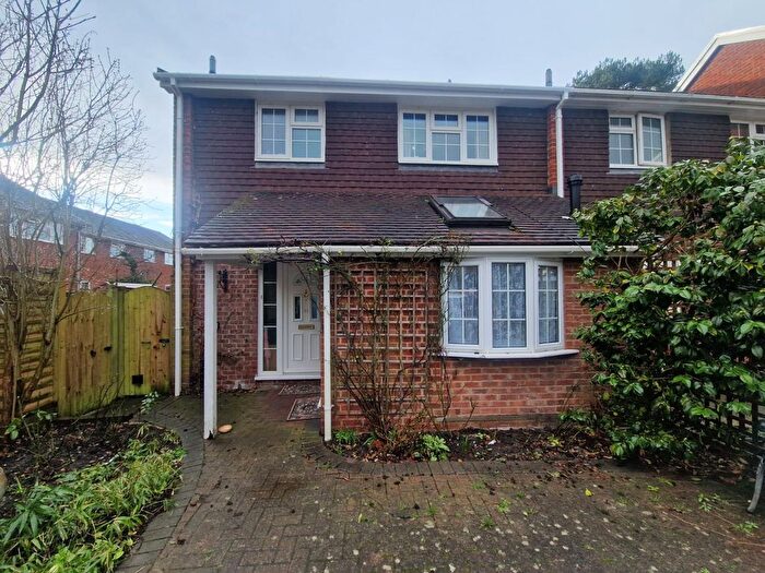 Studio To Rent In Englehurst, Egham, TW20