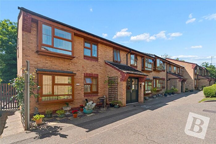 1 Bedroom Apartment For Sale In Palmers Drive, Grays, Essex, RM17
