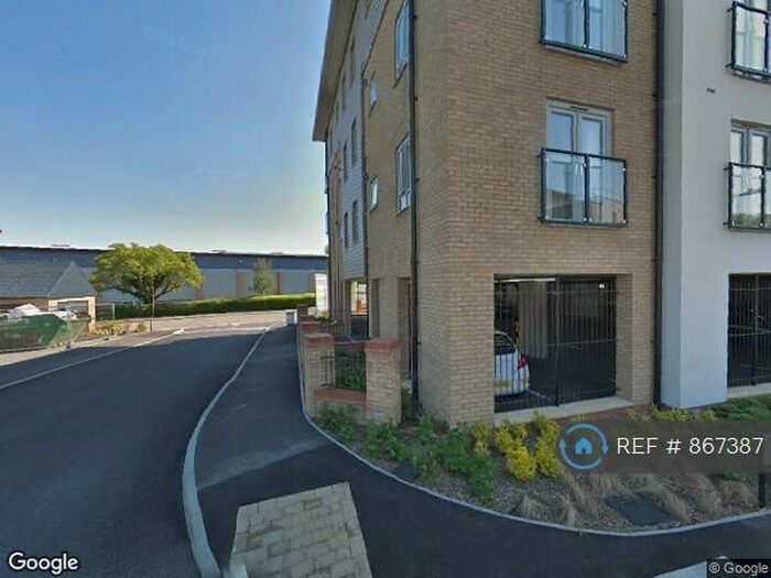 2 Bedroom Flat To Rent In Fleming Place, Bracknell, RG12