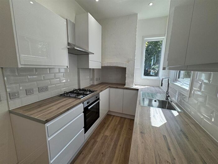 3 Bedroom Terraced House To Rent In Abbey Road, Smethwick, West Midlands, B67