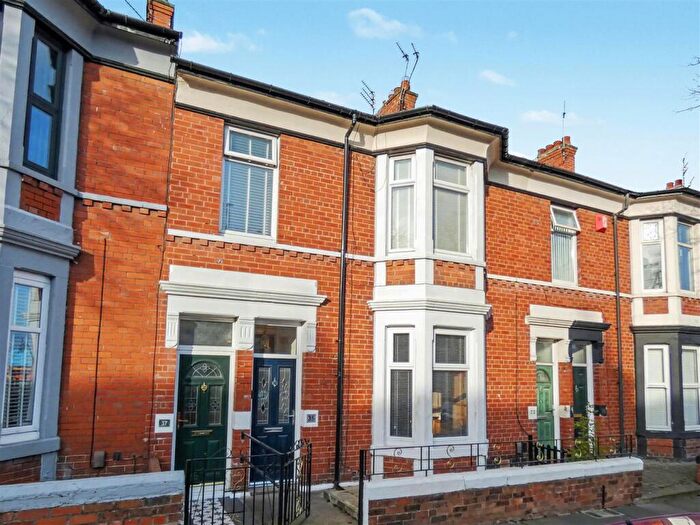2 Bedroom Apartment For Sale In Queen Alexandra Road, North Shields, NE29