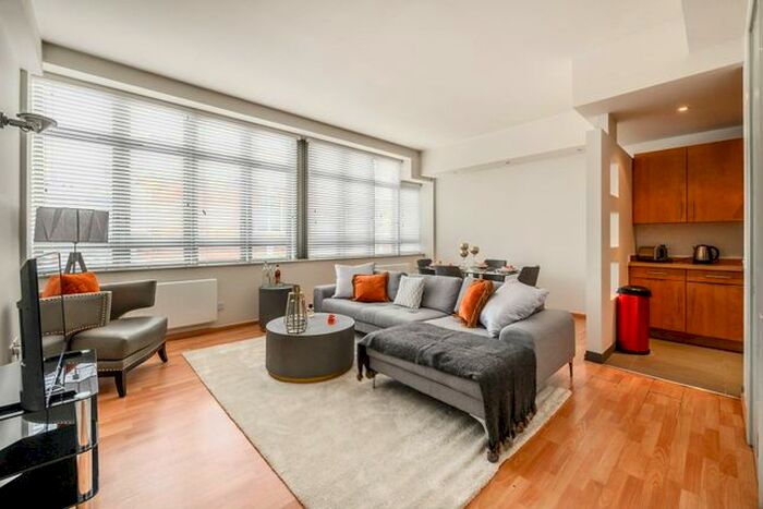 1 Bedroom Flat To Rent In City Road, Islington, London, EC1V