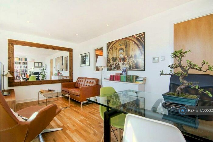 2 Bedroom Penthouse To Rent In High Street, London, E15